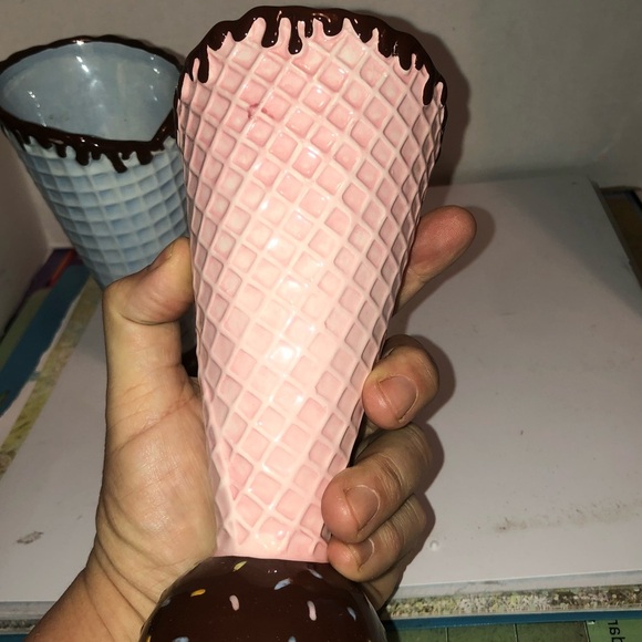 Whimsical Blue and Pink Cuisinart Waffle Cone Cups- excellent shape-7” tall used - Picture 7 of 9